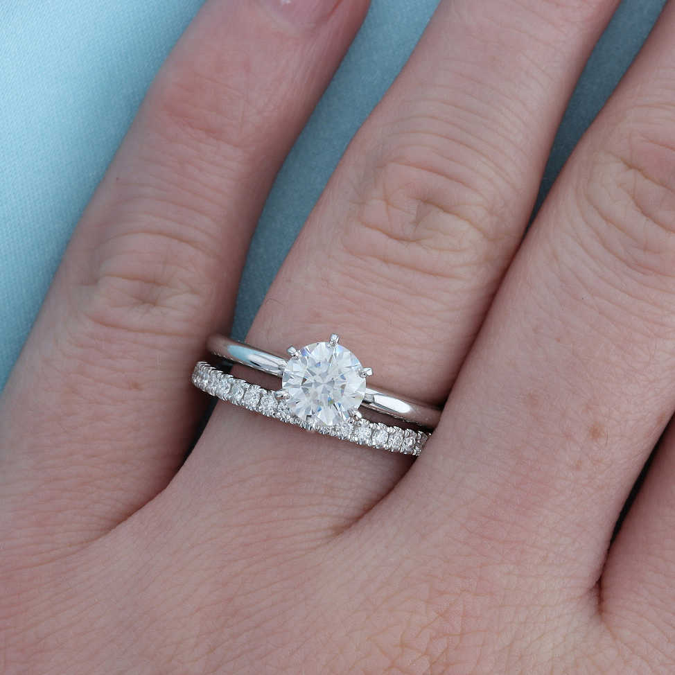 Round Brilliant Cut Diamond Straight Band