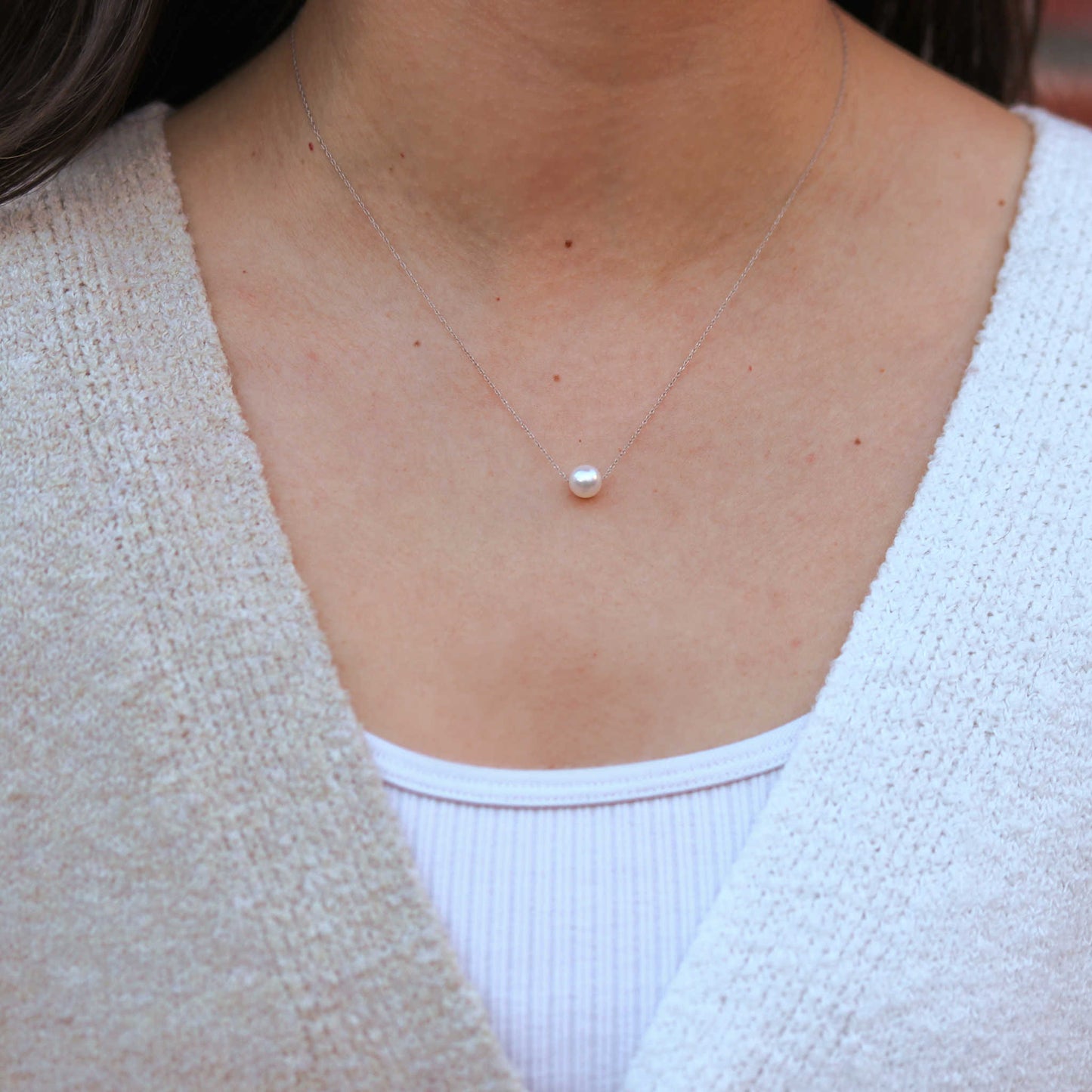 White Gold Solitaire Pearl Necklace