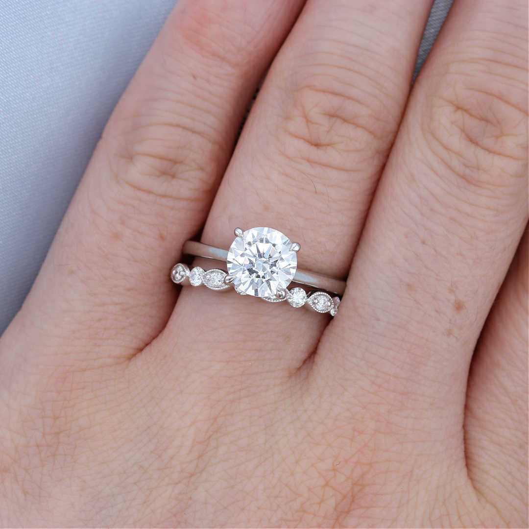 Round & Illusion Marquise Diamond Milgrain Band