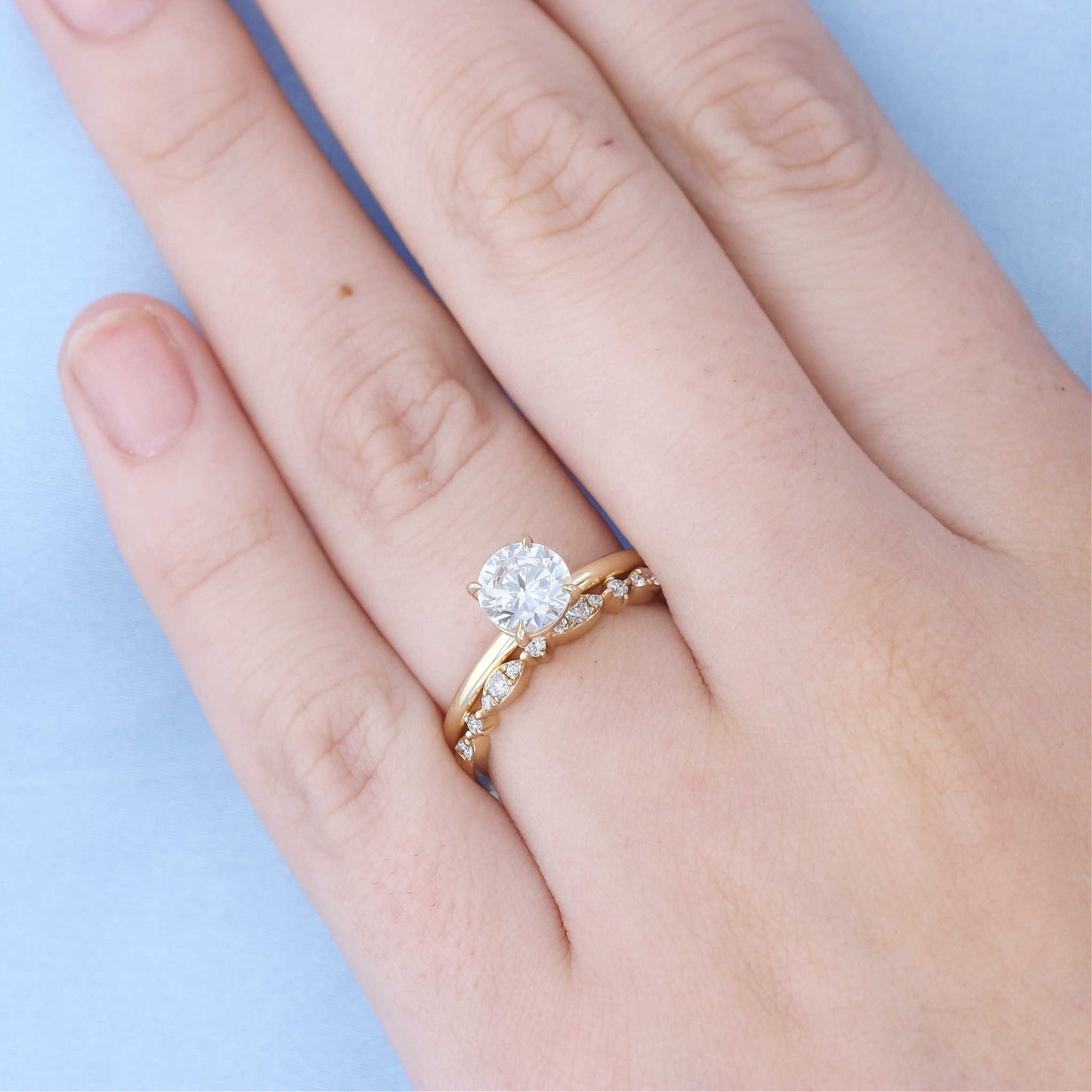 Round & Illusion Marquise Diamond Band