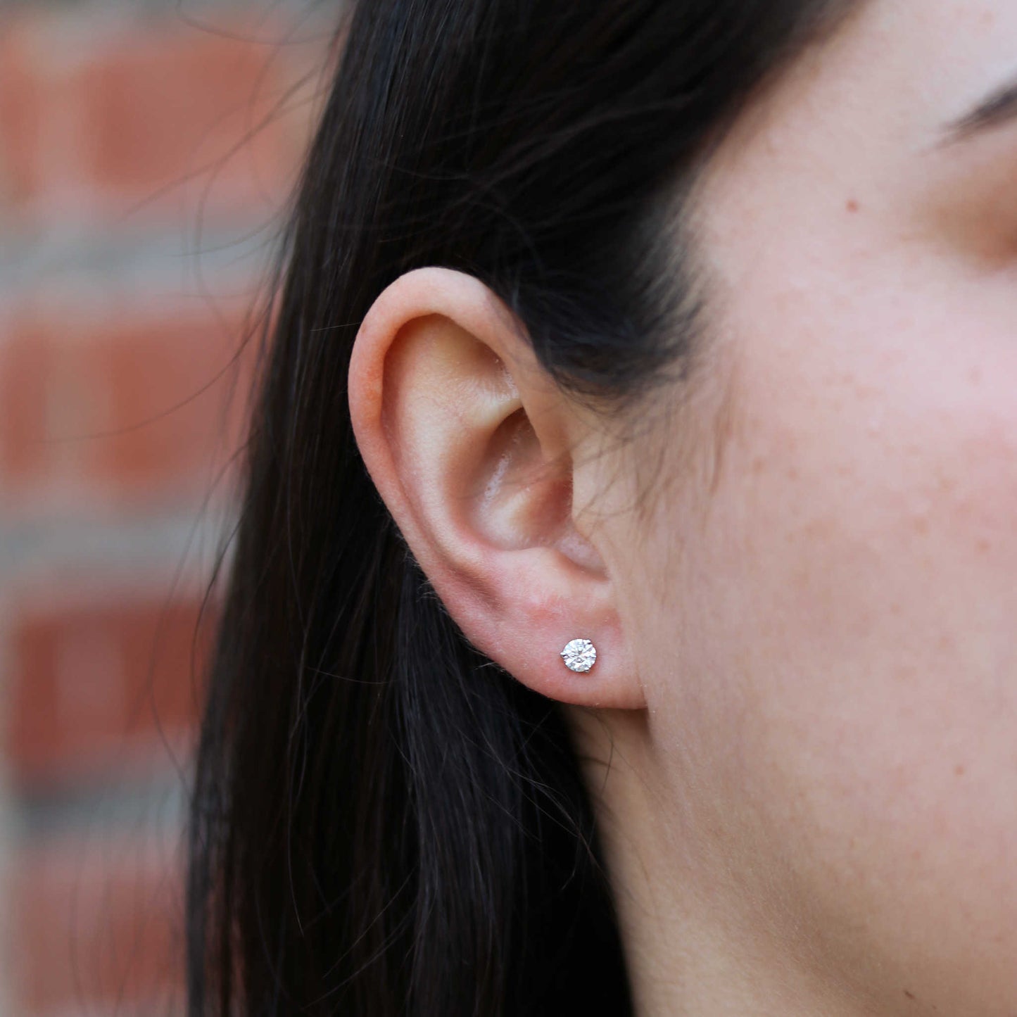 Single .25-.29 carat Diamond Stud Earring