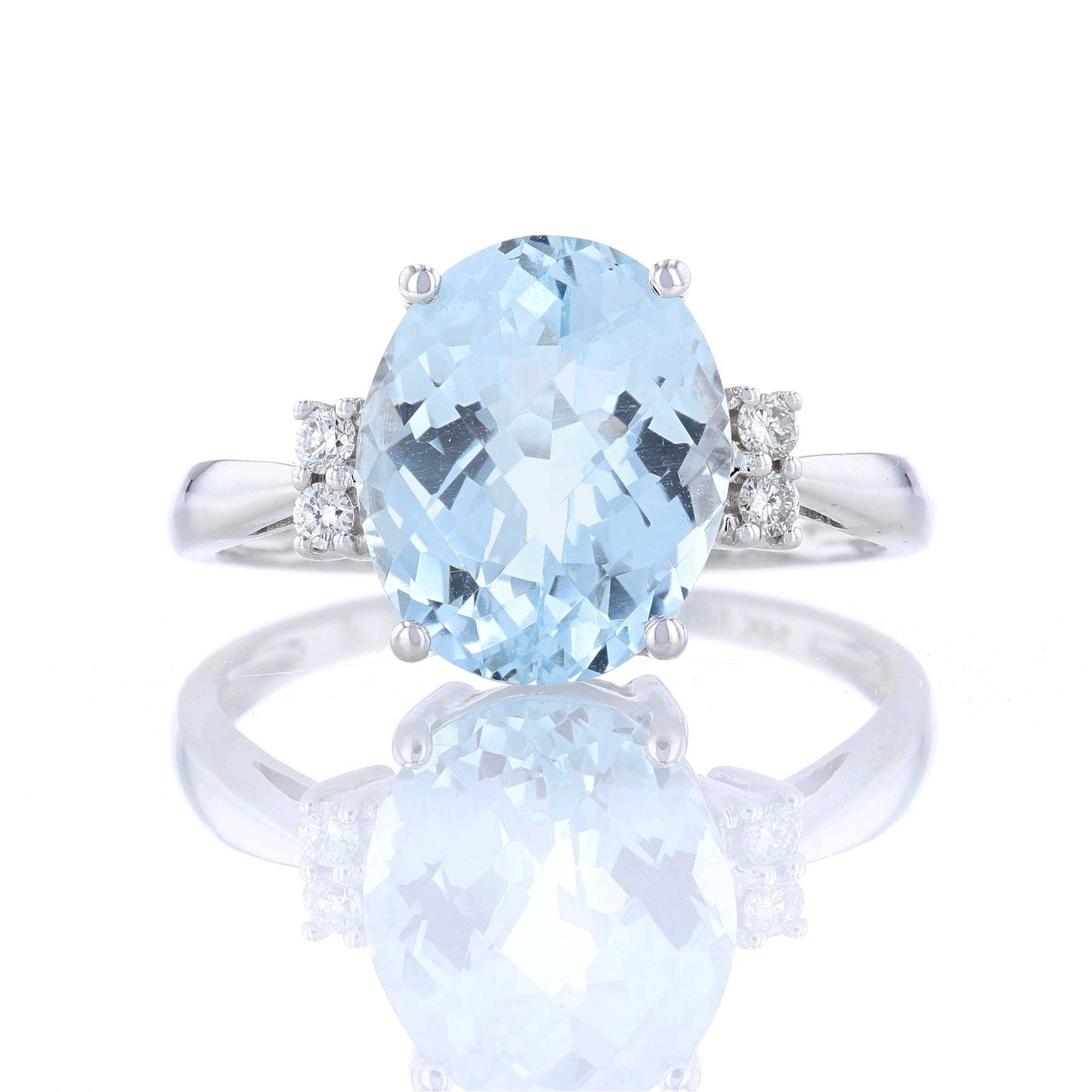 Oval Aquamarine & Diamond Ring