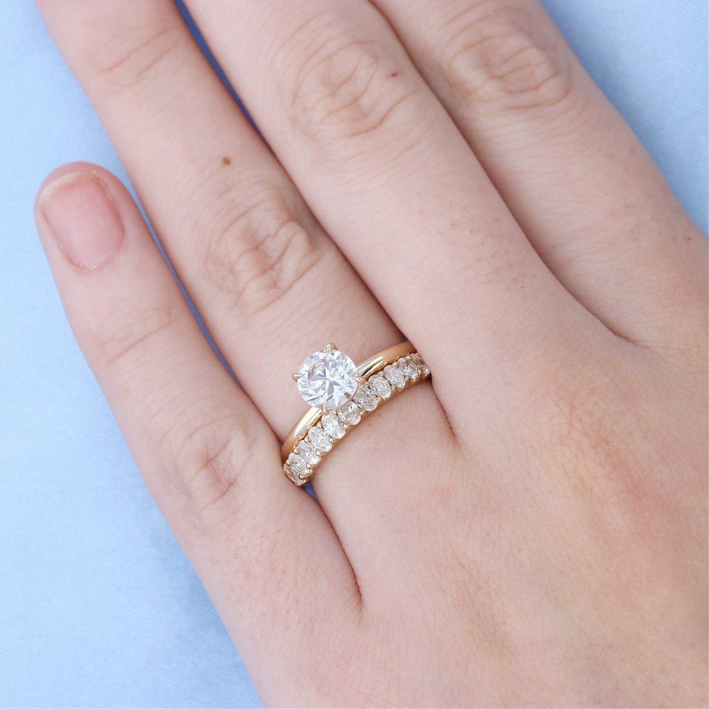 Yellow Gold Vertical Oval Diamond Band