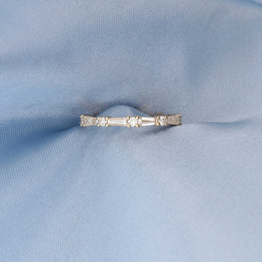 Round & Tapered Baguette Diamond Band